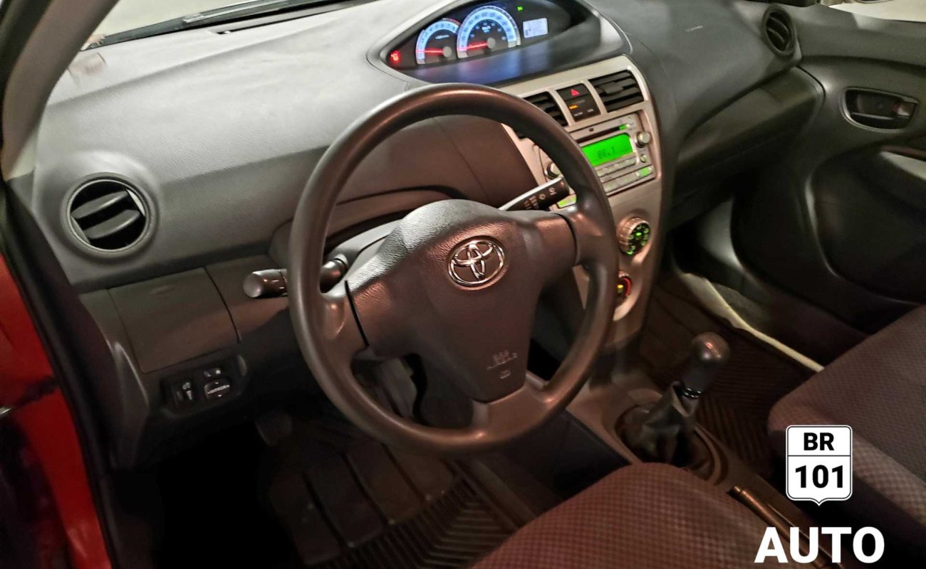 BR101_toyota_yaris_2008_6792caa684bad_690990.jpg